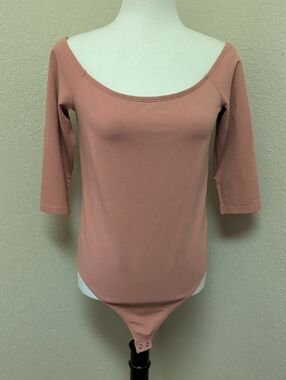 Express Rose Colored Half Sleeve Bodysuit With Scoop Neck Off Shoulder Large